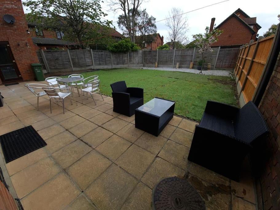 London Luxury 6 Bedroom Family House Sleeps 12 People Parking For 4 Cars Close To Tube. 齐格威尔 外观 照片