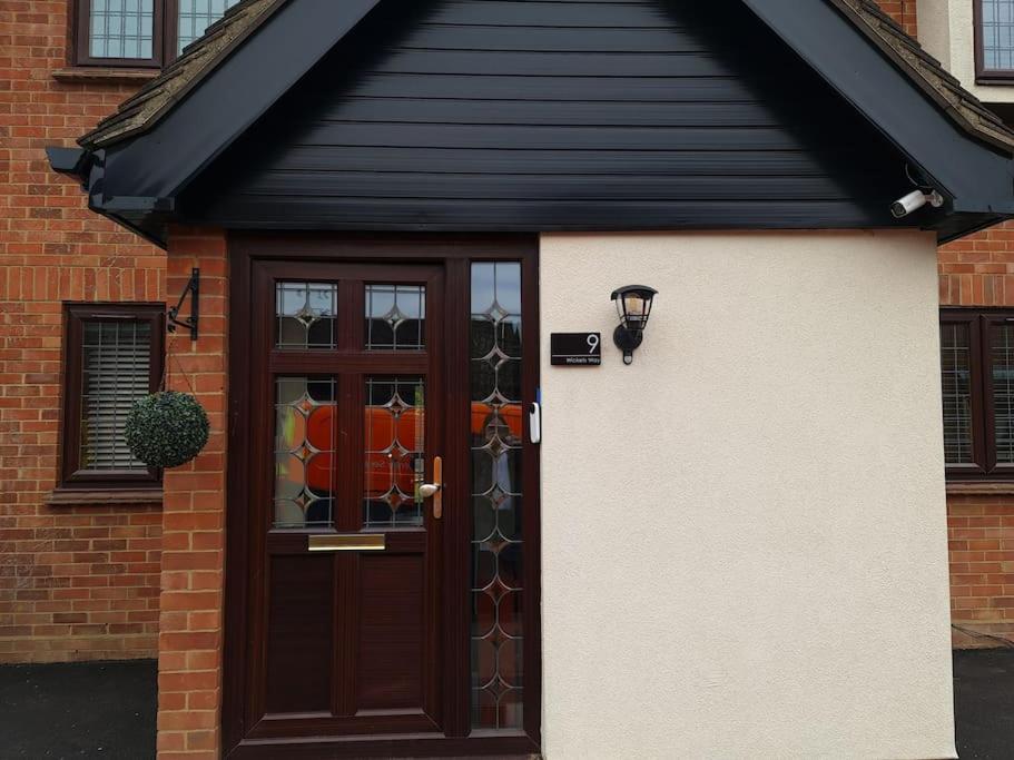 London Luxury 6 Bedroom Family House Sleeps 12 People Parking For 4 Cars Close To Tube. 齐格威尔 外观 照片